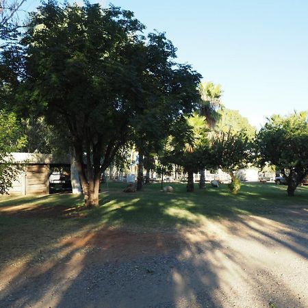 Heritage Caravan Park Alice Springs Buitenkant foto