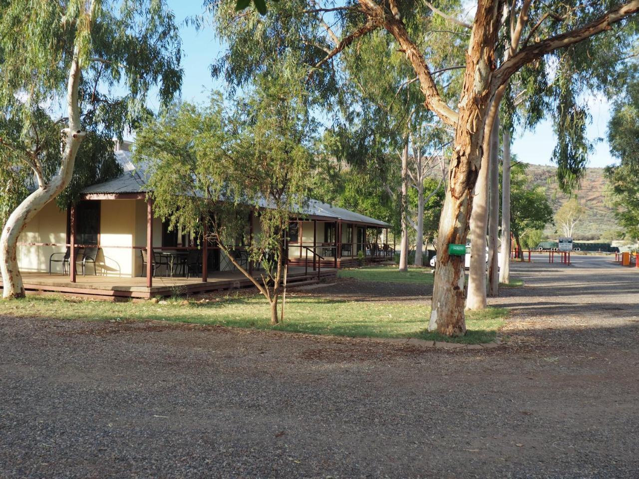 Heritage Caravan Park Alice Springs Buitenkant foto