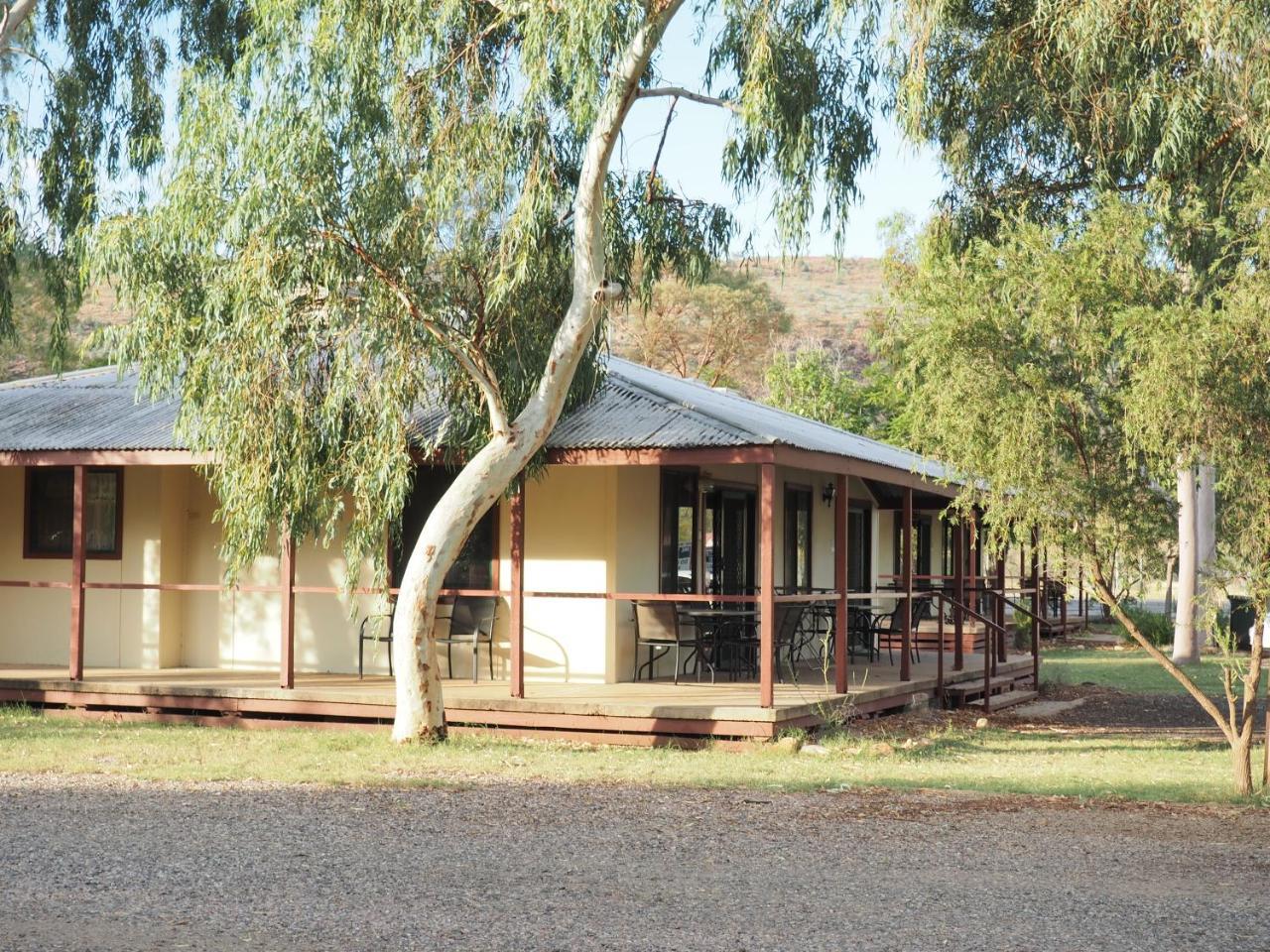 Heritage Caravan Park Alice Springs Buitenkant foto